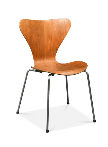 Lot 418 - Arne Jacobsen for Fritz Hansen, a Series 7 'Butterfly' chair