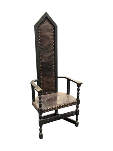 Lot 513 - A pair of early 20th century high-back oak...