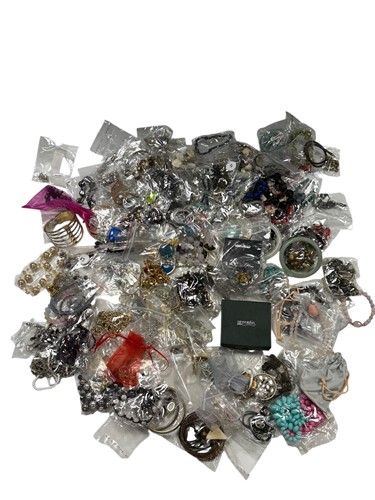 Lot 325 - A large collection of silver and costume...