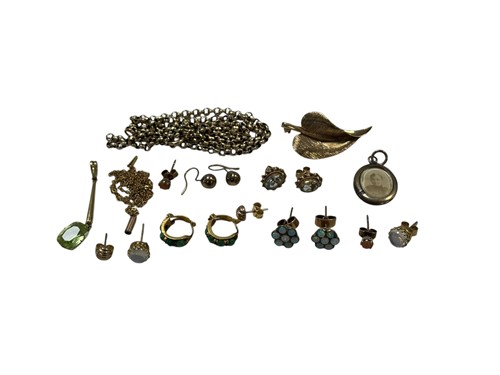 Lot 321 - A belcher chain tested as 9ct gold, together...