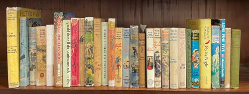 Lot 415 - Children's.