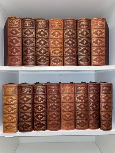 Lot 338 - DICKENS (C)