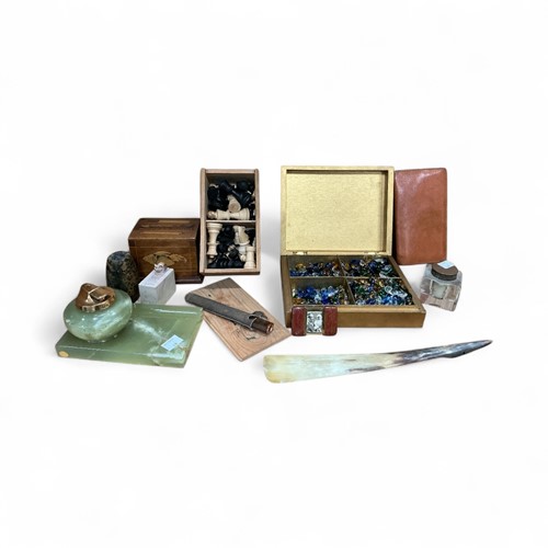 Lot 134 - Smoker's accessories to include 20th century...