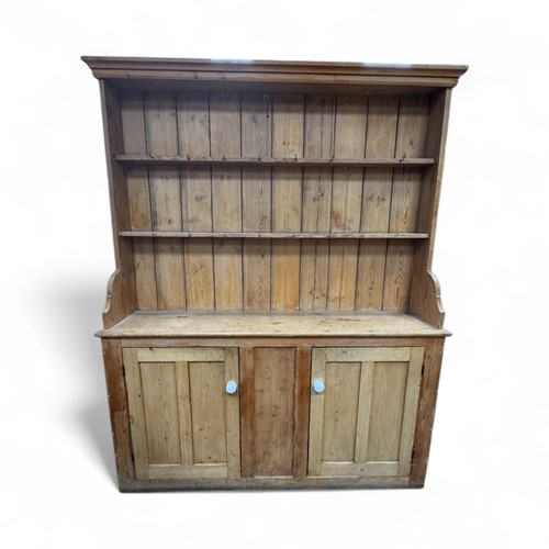 Lot 625 - A late Victorian pine dresser boarded plate...