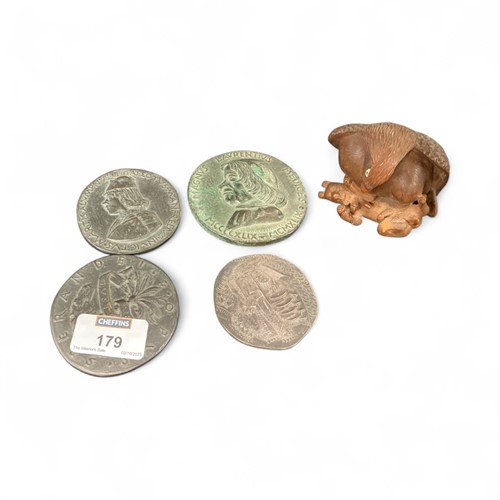 Lot 179 - Facsimile copies of bronze medallions: the...