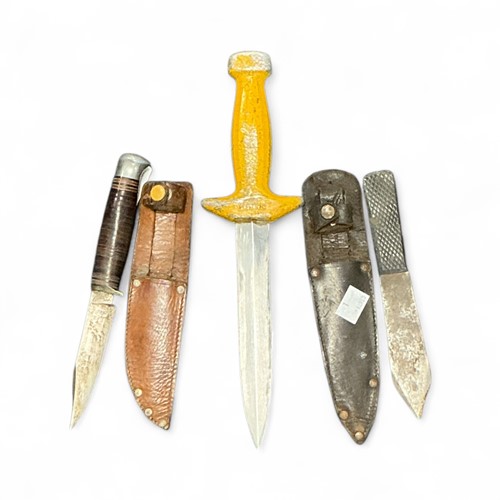 Lot 123 - A Collection Of Three Knives