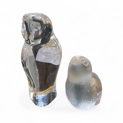 Lot 82 - A 20th century Baccarat crystal owl; with a...