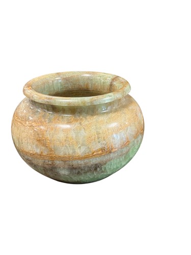 Lot 9 - A large fluorite bowl