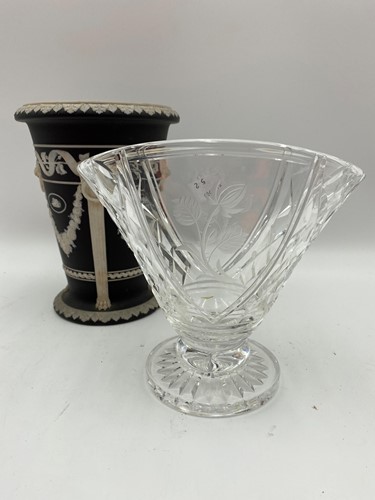 Lot 2 - Wedgwood monopedia flared black basalt vase...