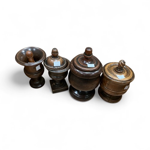 Lot 191 - Collection of treen items to include a 19th...