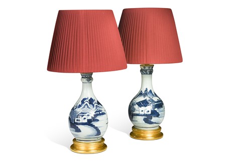 Lot A pair of Dutch Delft vases, 19th century