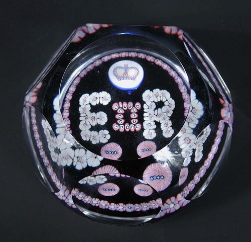 Lot 509 - A Whitefriars Queen Elizabeth II Silver Jubilee paperweight