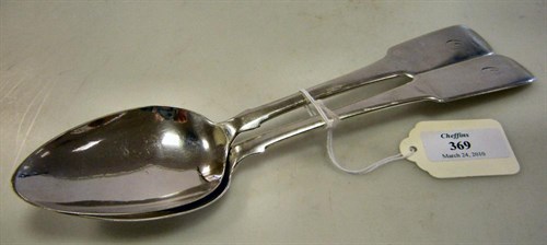 Lot 369 - A pair of 19th Century fiddle pattern tablespoons