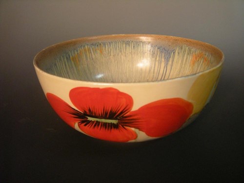 Lot 470 - A Clarice Cliff Delecia pattern bowl