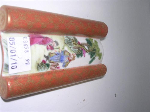 Lot 155 - A Chinese porcelain wrist rest