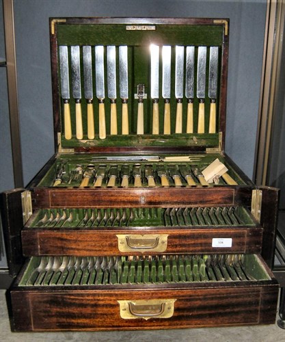 Lot 338 - A canteen of electroplate Old English pattern cutlery