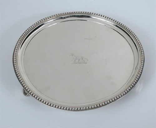 Lot 418 - A George III silver salver