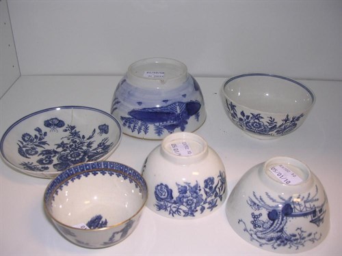 Lot 75 - A collection of 18th century English blue and white tea wares