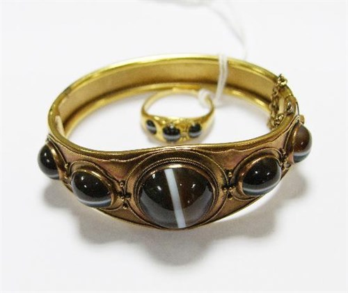 Lot 279 - A Victorian banded agate bangle