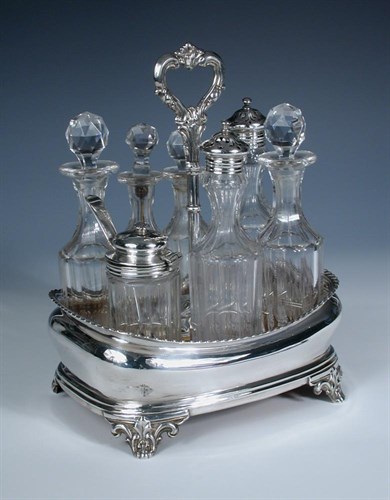 Lot 461 - An early Victorian silver cruet frame