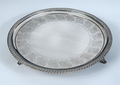 Lot 376 - A George III silver salver