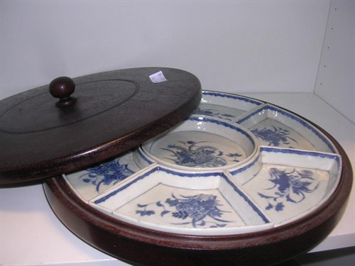Lot 176 - A late 19th century Chinese blue and white supper set in hardwood case