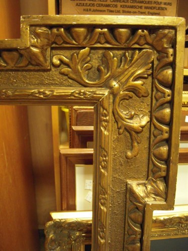 Lot 735 - An 18th Century gilded egg and dart pattern...