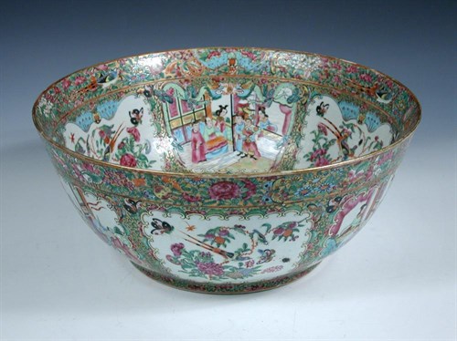 Lot 181 - A 19th century Canton bowl