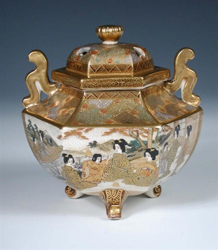 Lot 184 - Yasudo, an early 20th century Satsuma incense jar and cover
