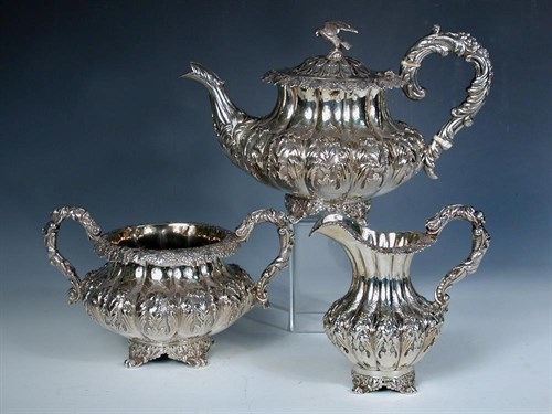 Lot 410 - An early Victorian three piece silver teaset