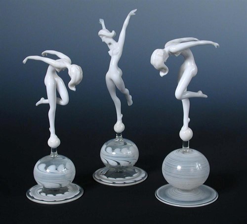 Lot 490 - Three Art Deco glass models of female nudes by Istvan Komaromy