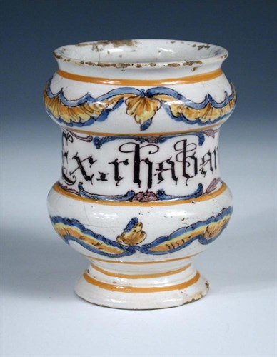 Lot 125 - An 18th century Italian majolica drug jar, possibly Savona