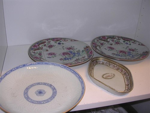 Lot 189 - A Chinese blue and white plate, incised with a...