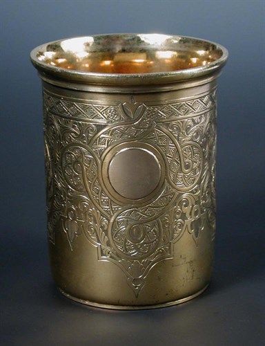 Lot 413 - A Victorian silver gilt beaker