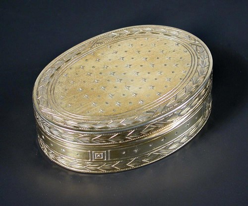 Lot 360 - An18th century  continental silver gilt snuffbox