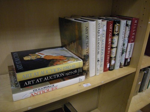 Lot 113 - A quantity of books on art and antiques