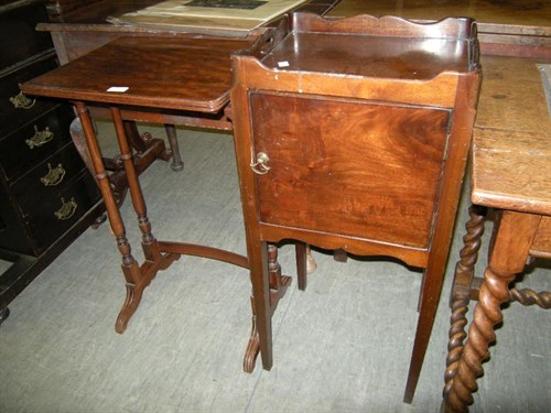 Lot 21 - A pot cupboard and a side table