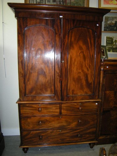 Lot 11 - A Victorian mahogany press