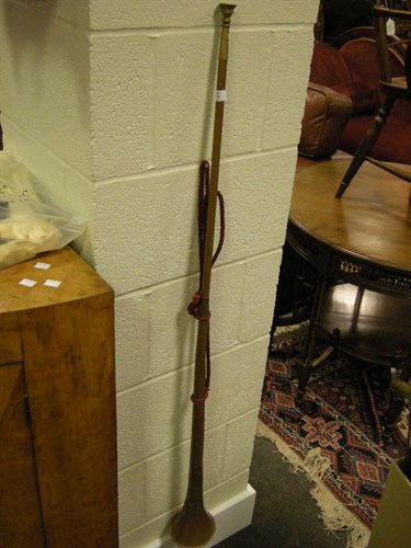 Lot 79 - A coaching horn