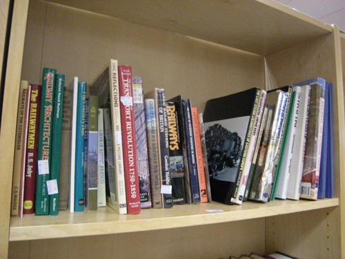 Lot 112 - A quantity of railwayana books etc