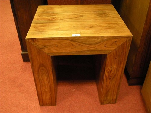Lot 158 - A 20th Century Art Deco walnut table
