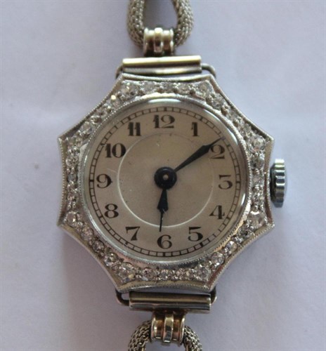 Lot 203 - A lady's cocktail watch