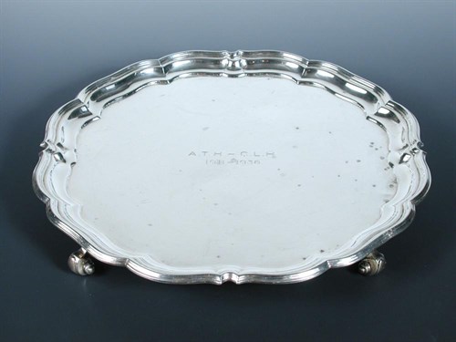 Lot 289 - A silver salver
