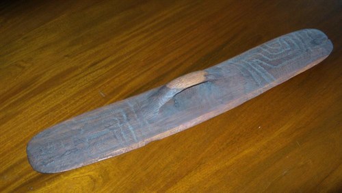 Lot 591 - An Aboriginal wooden shield