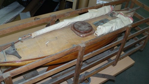 Lot 613 - 'Betty II', an early 20th century pond yacht
