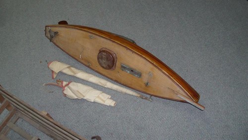 Lot 613 - 'Betty II', an early 20th century pond yacht