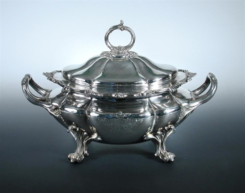 Lot 307 - A large early Victorian silver soup tureen
