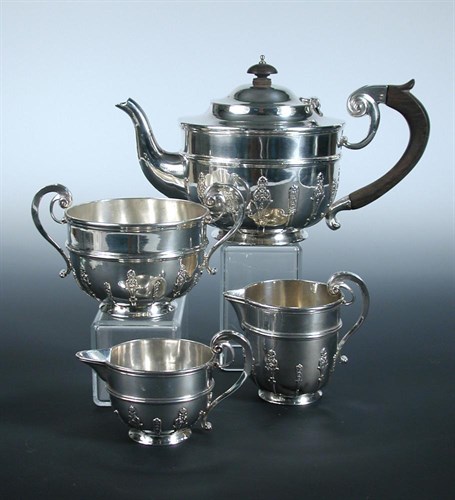 Lot 288 - An Edwardian silver four piece tea set