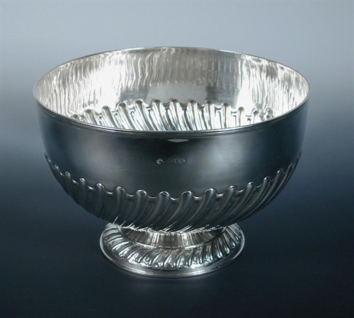 Lot 308 - A Victorian silver rosebowl
