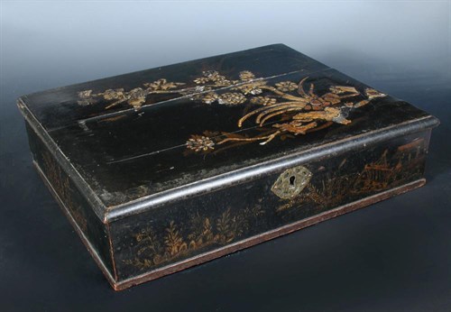 Lot 610 - A late 17th / early 18th lacquered lace box